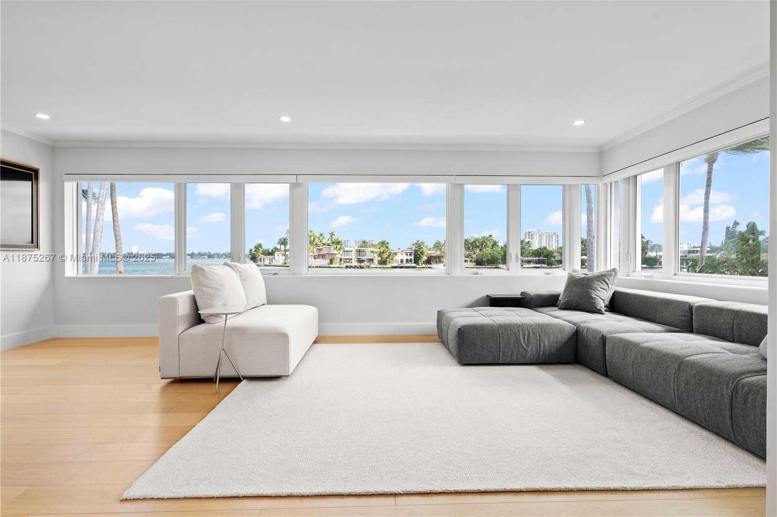 Small Image of 625 EAST DILIDO DR, Miami Beach Number 12