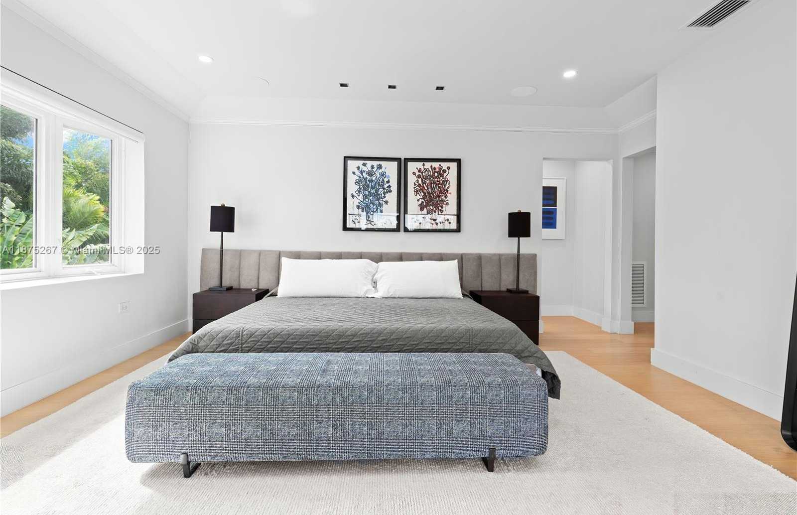 Small Image of 625 EAST DILIDO DR, Miami Beach Number 13