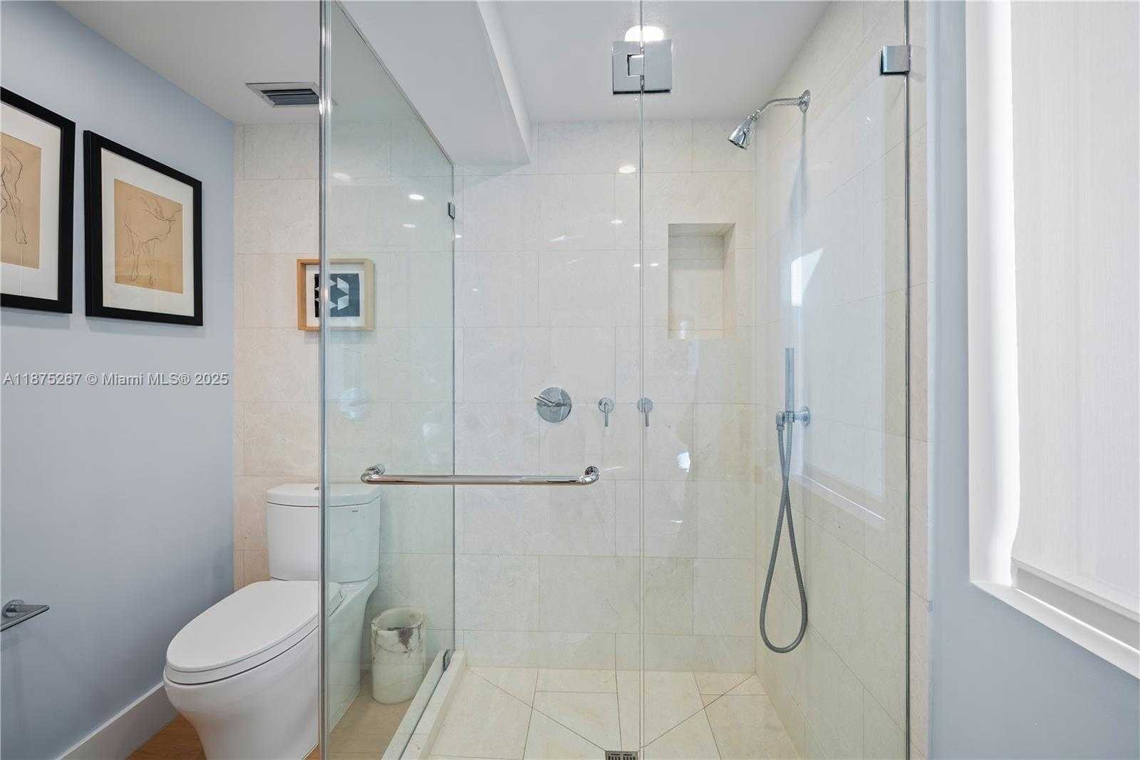 Small Image of 625 EAST DILIDO DR, Miami Beach Number 20