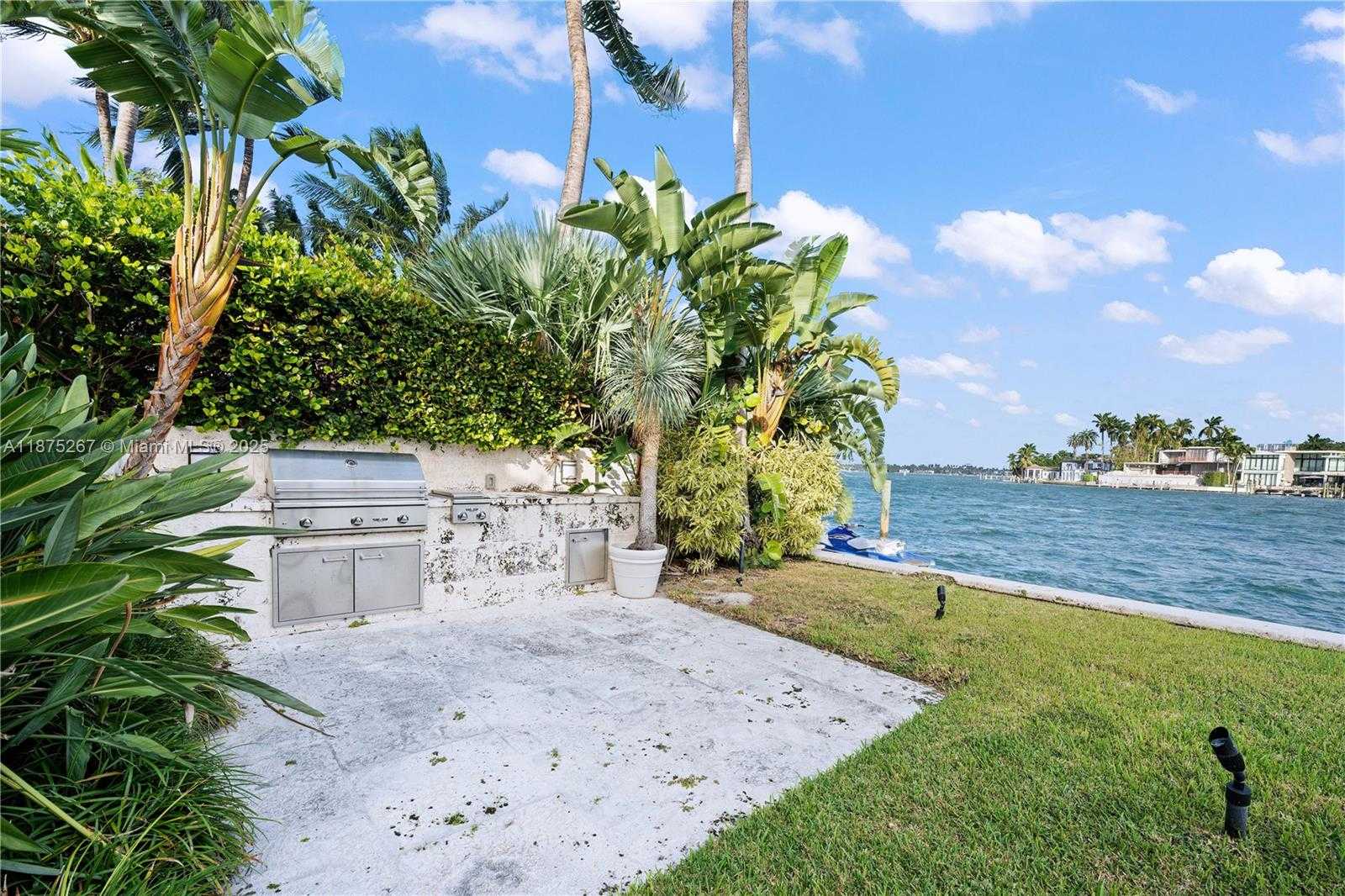 Small Image of 625 EAST DILIDO DR, Miami Beach Number 34