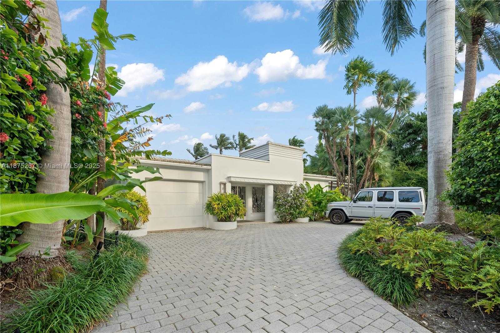 Small Image of 625 EAST DILIDO DR, Miami Beach Number 35