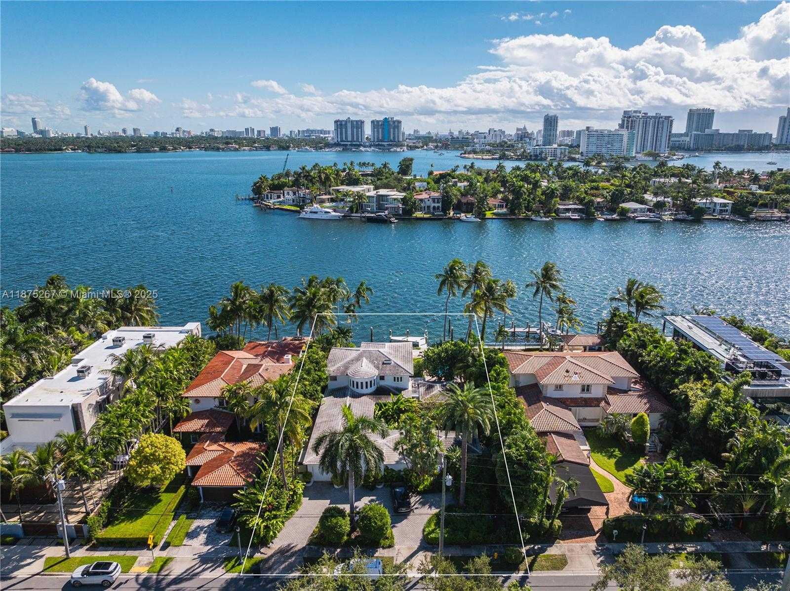 Small Image of 625 EAST DILIDO DR, Miami Beach Number 36