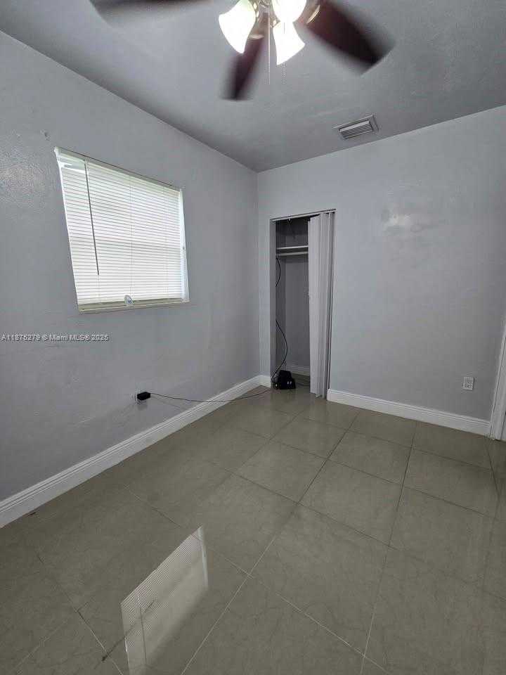 Small Image of 1271 NORTH EAST 211TH TER #1271, Miami Number 8
