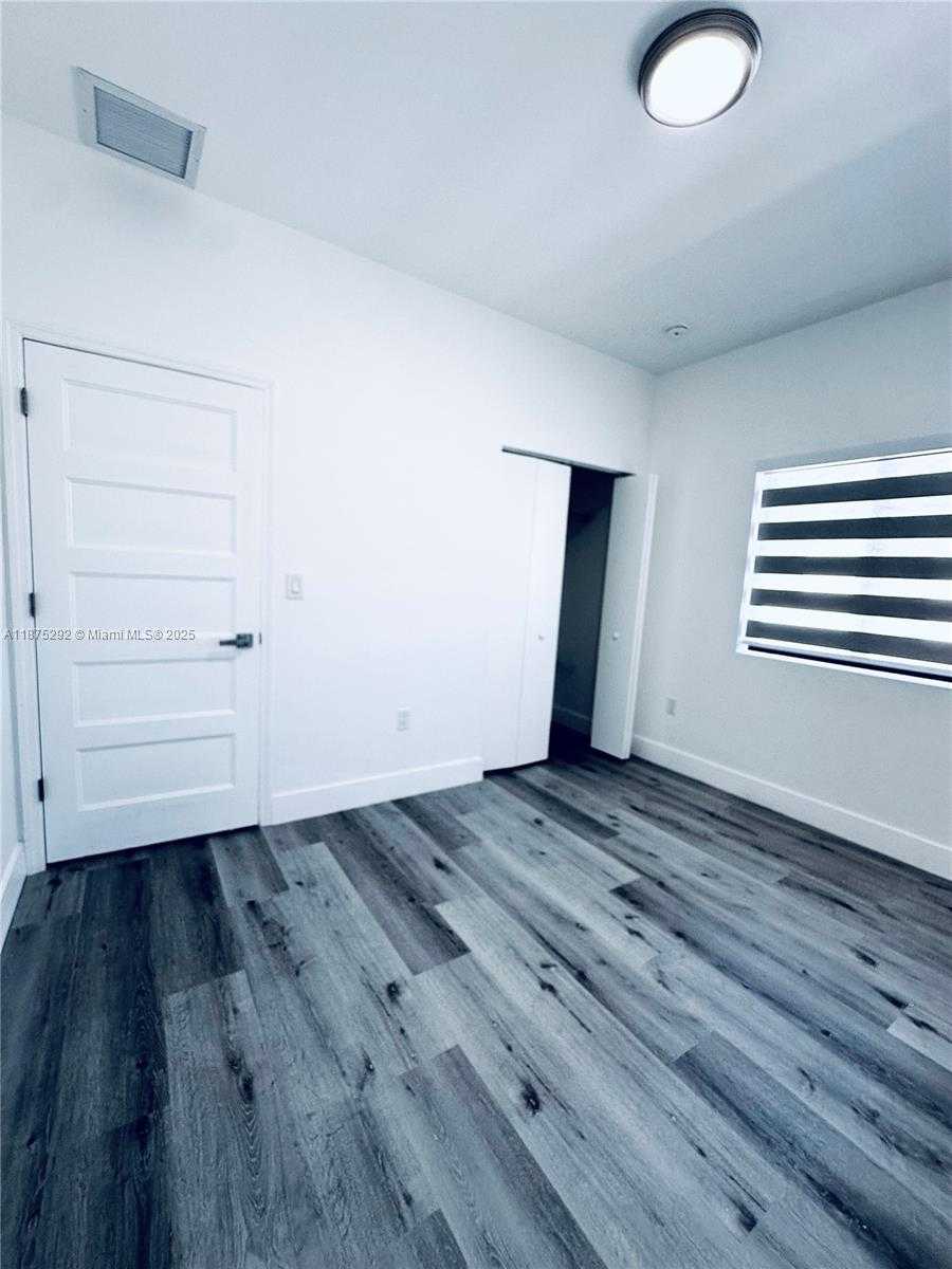 Small Image of 707 EAST 32 ST, Hialeah Number 20