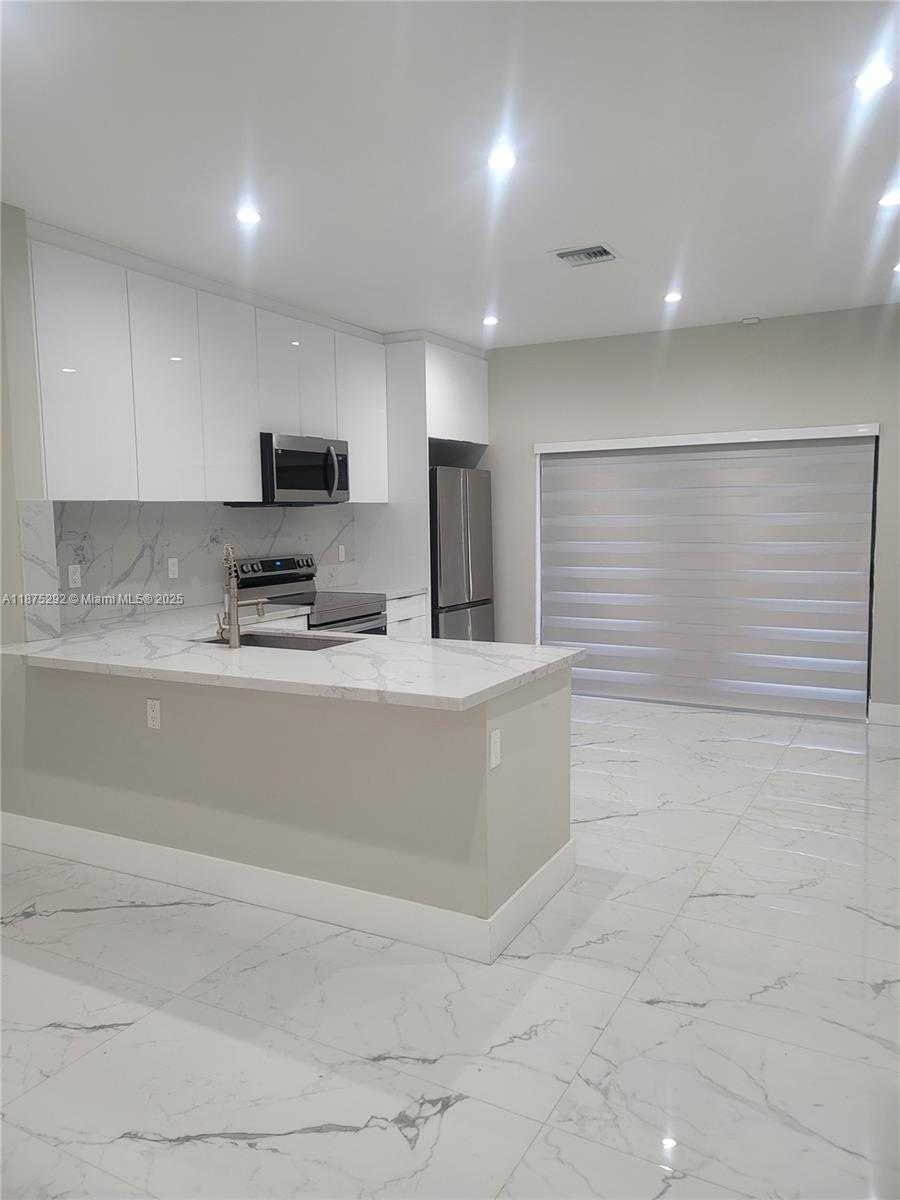 Small Image of 707 EAST 32 ST, Hialeah Number 7