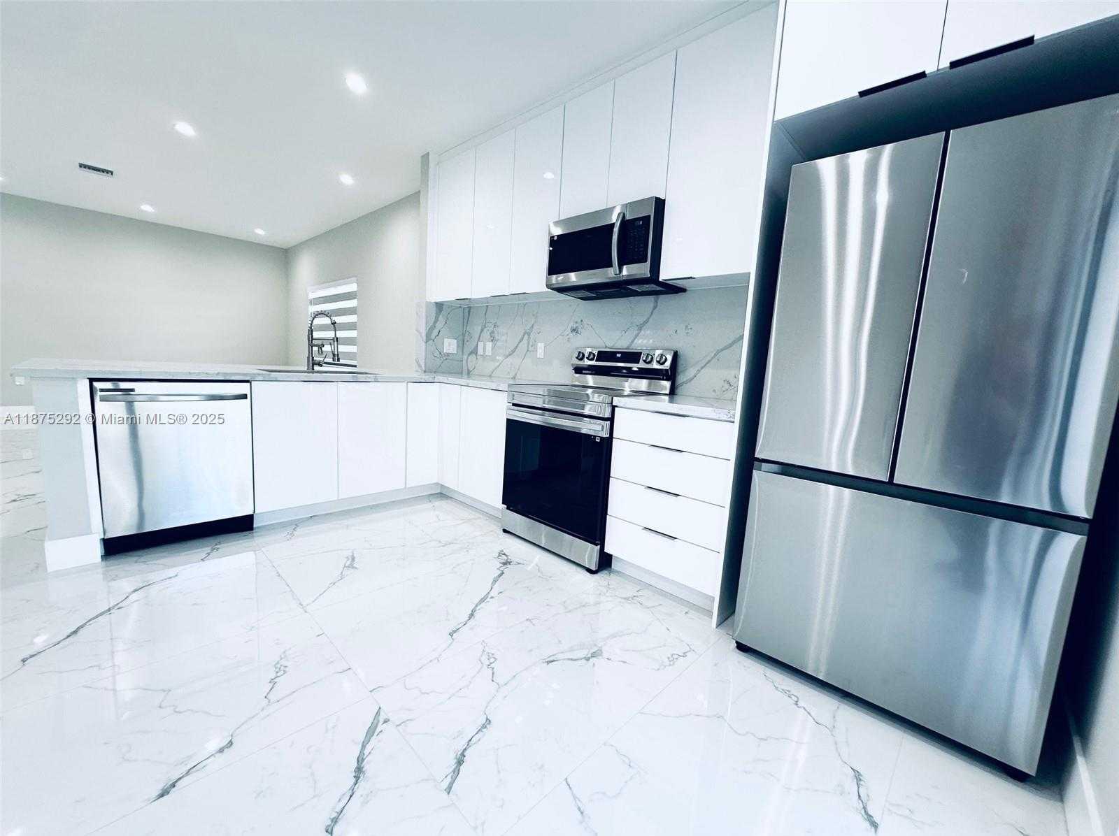 Small Image of 707 EAST 32 ST, Hialeah Number 9