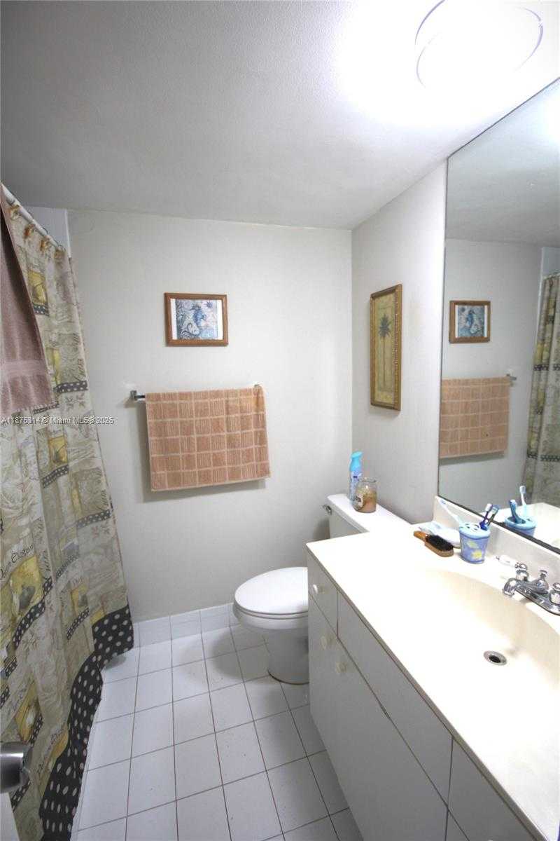 Small Image of 5161 COLLINS AVE #603, Miami Beach Number 4