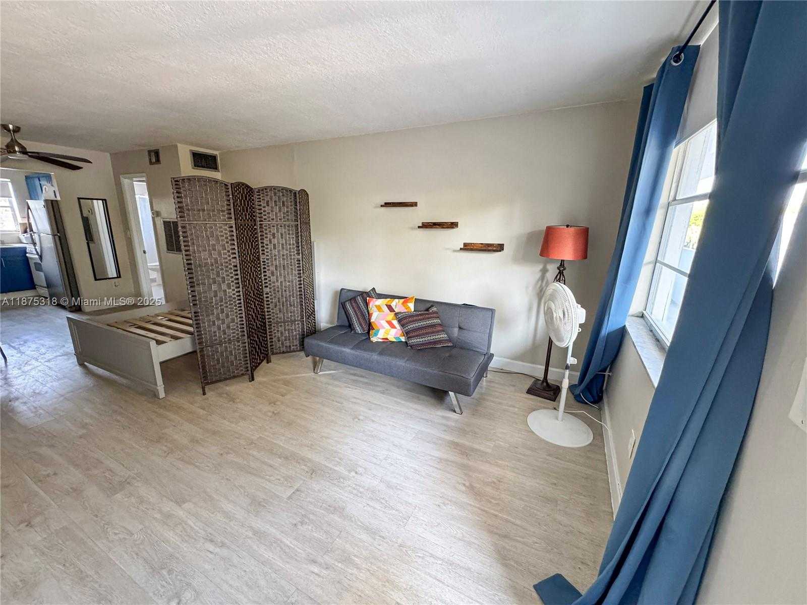 Small Image of 631 JEFFERSON AVE #302, Miami Beach Number 3