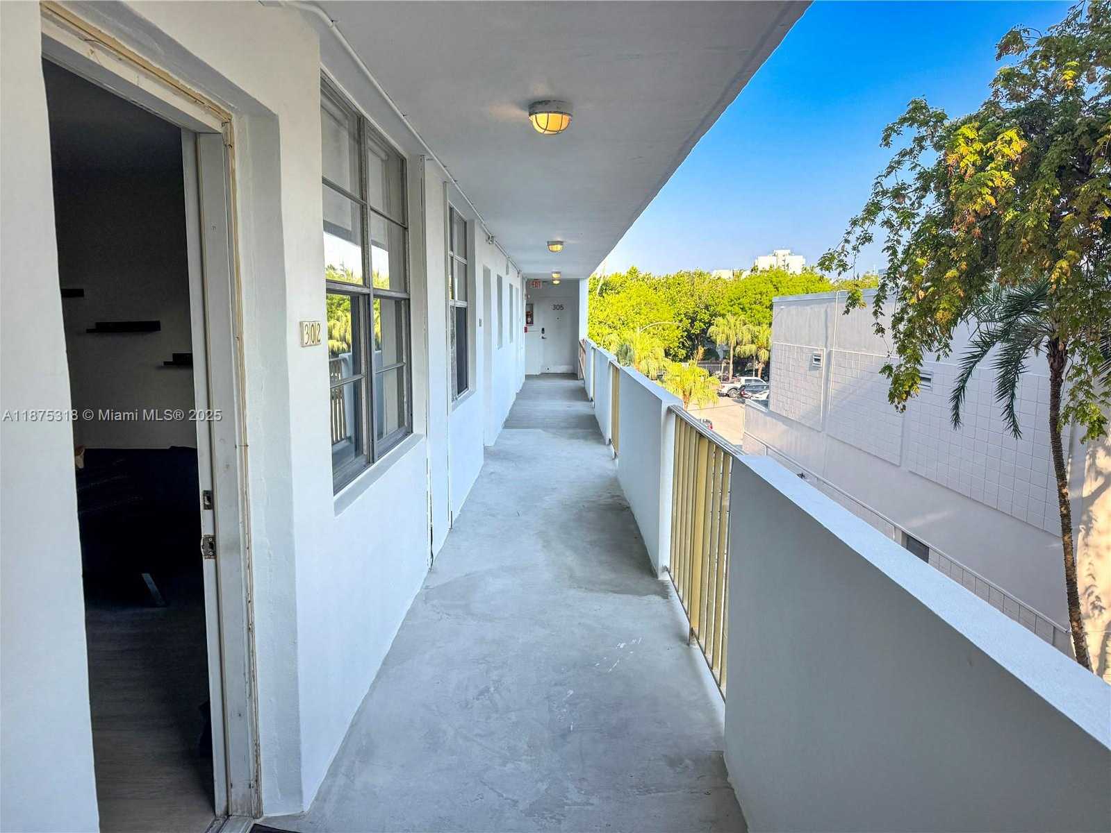 Small Image of 631 JEFFERSON AVE #302, Miami Beach Number 4