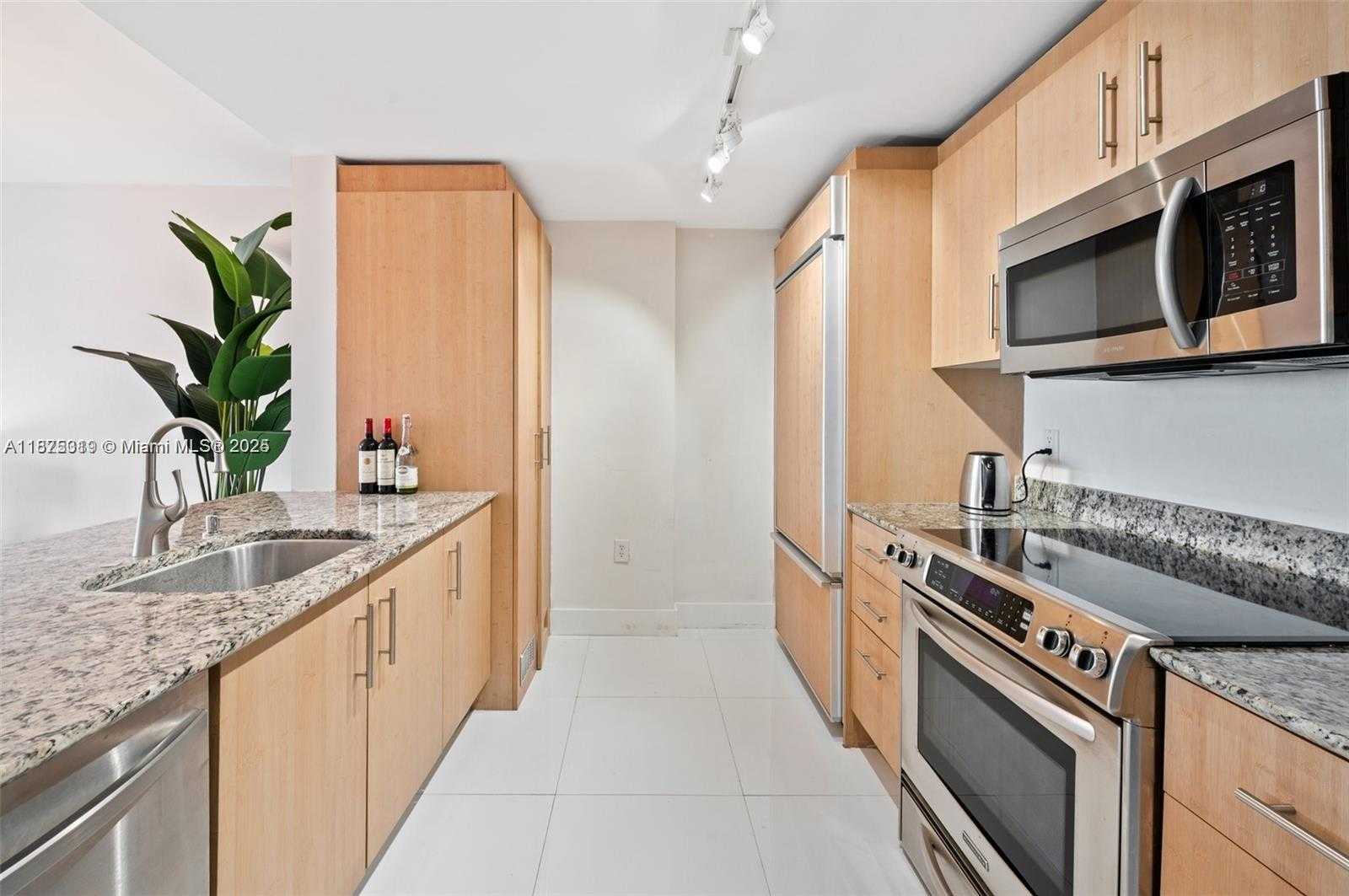 Small Image of 10275 COLLINS AVE #526, Bal Harbour Number 3