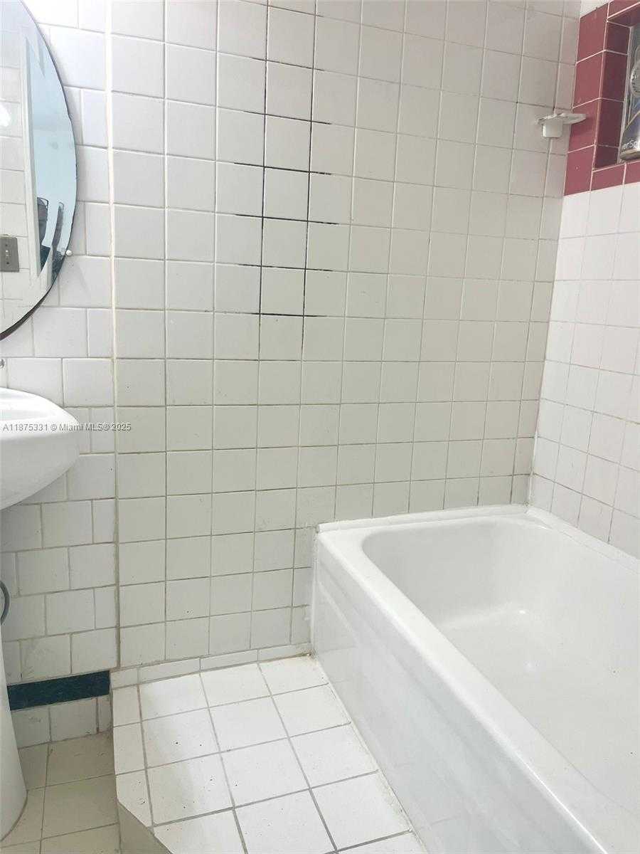 Small Image of 116 EDMUND RD #2, West Park Number 8
