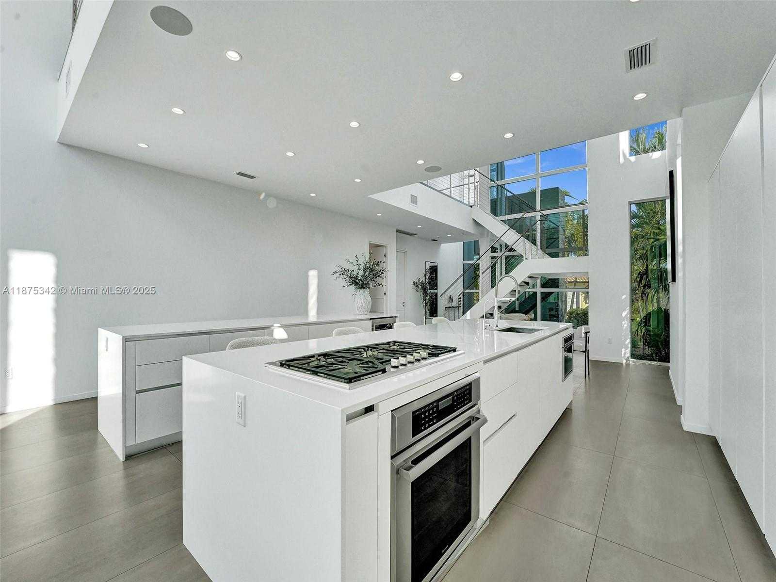 Small Image of 2217 NORTH EAST 17TH TER, Wilton Manors Number 17
