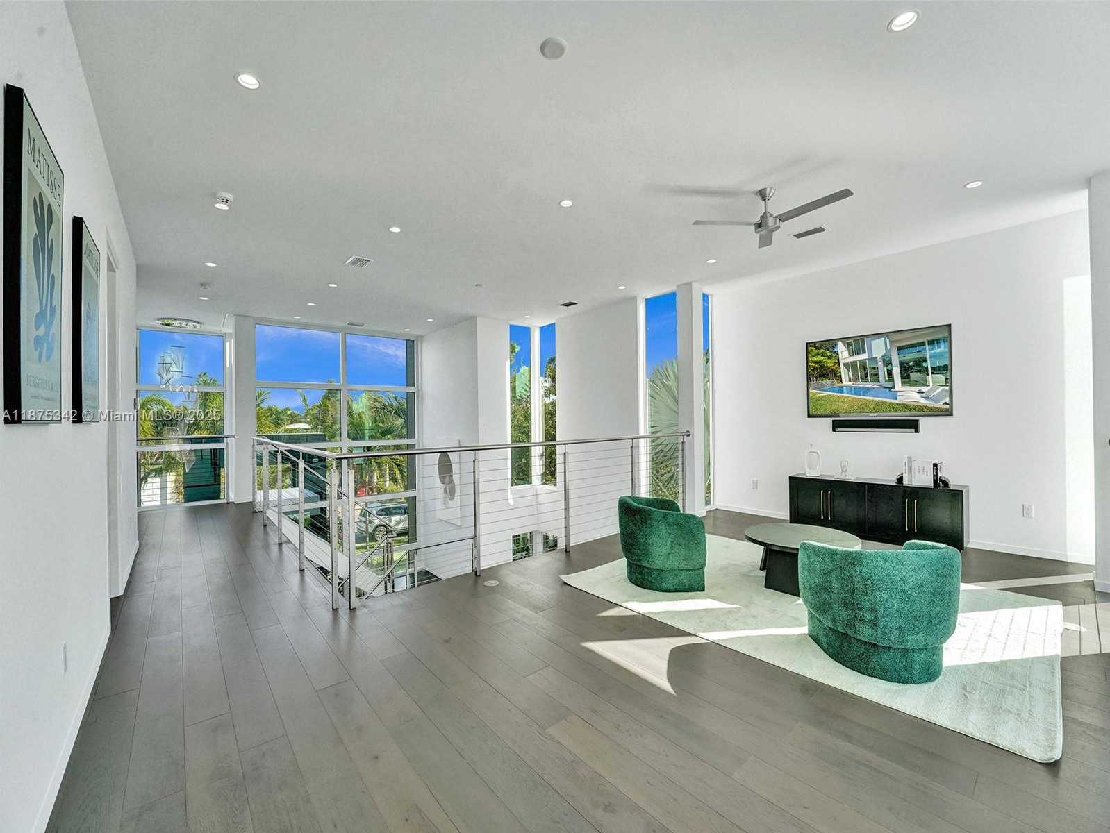 Small Image of 2217 NORTH EAST 17TH TER, Wilton Manors Number 34