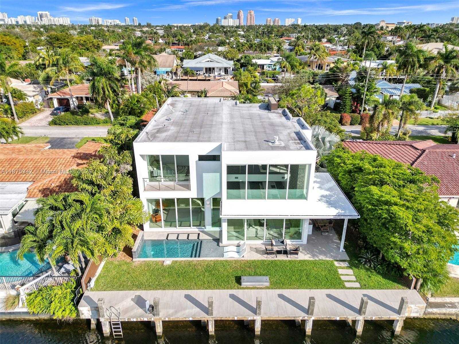 Small Image of 2217 NORTH EAST 17TH TER, Wilton Manors Number 4