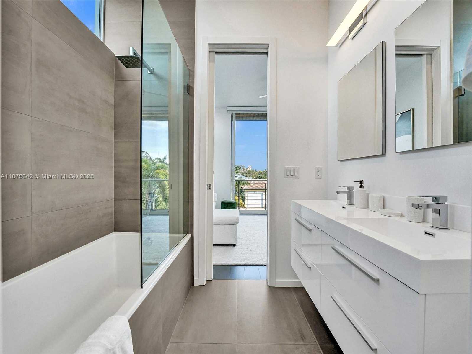 Small Image of 2217 NORTH EAST 17TH TER, Wilton Manors Number 43