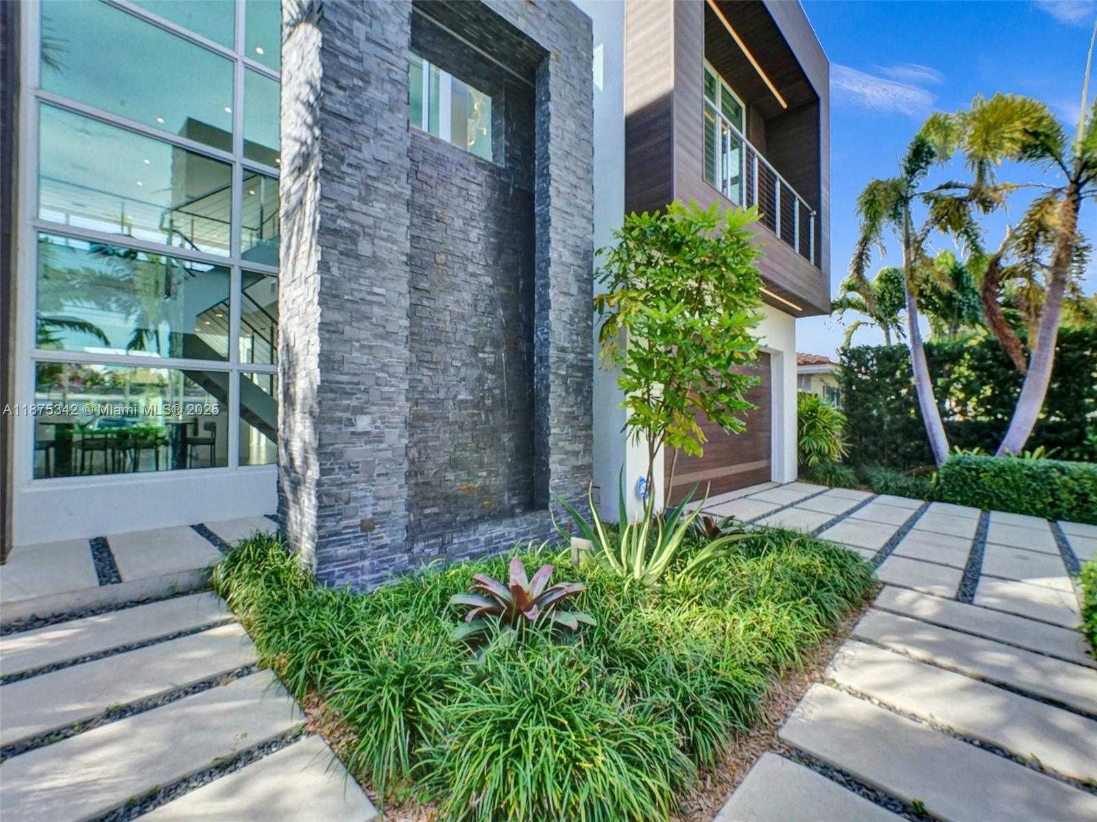 Small Image of 2217 NORTH EAST 17TH TER, Wilton Manors Number 5