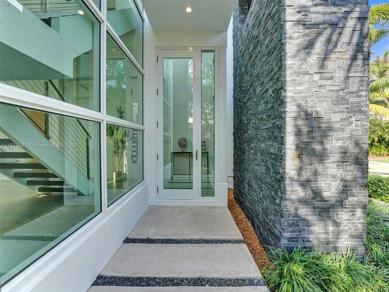 Small Image of 2217 NORTH EAST 17TH TER, Wilton Manors Number 6