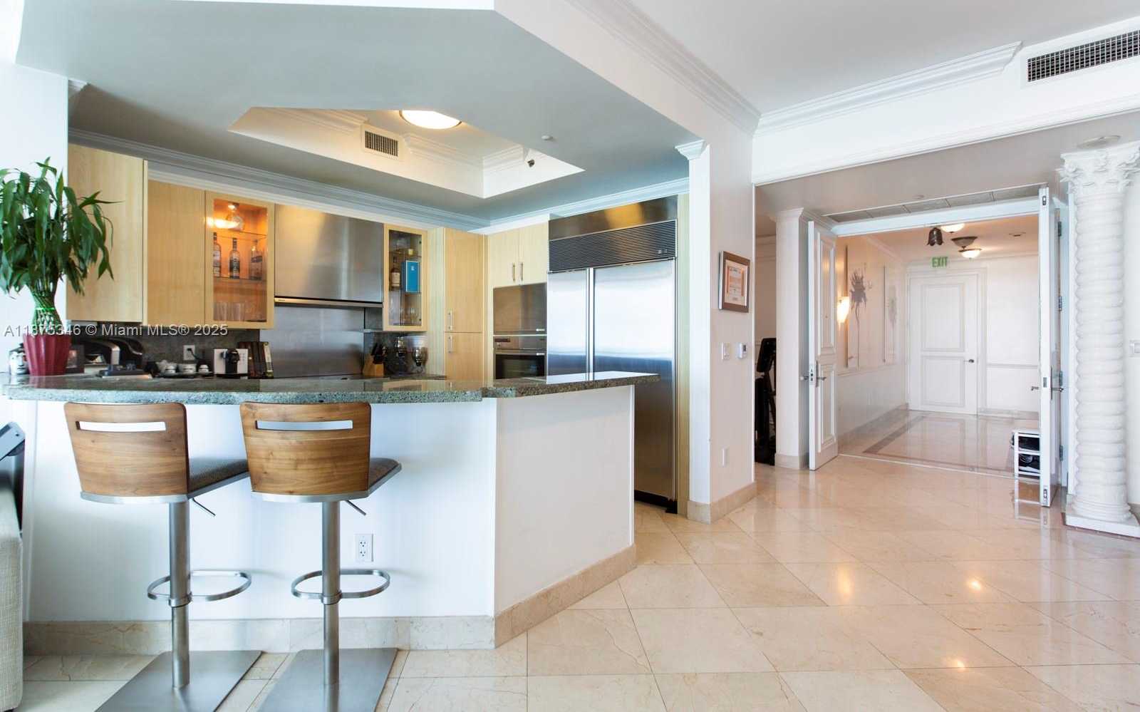 Small Image of 100 SOUTH POINTE DR #1508, Miami Beach Number 11