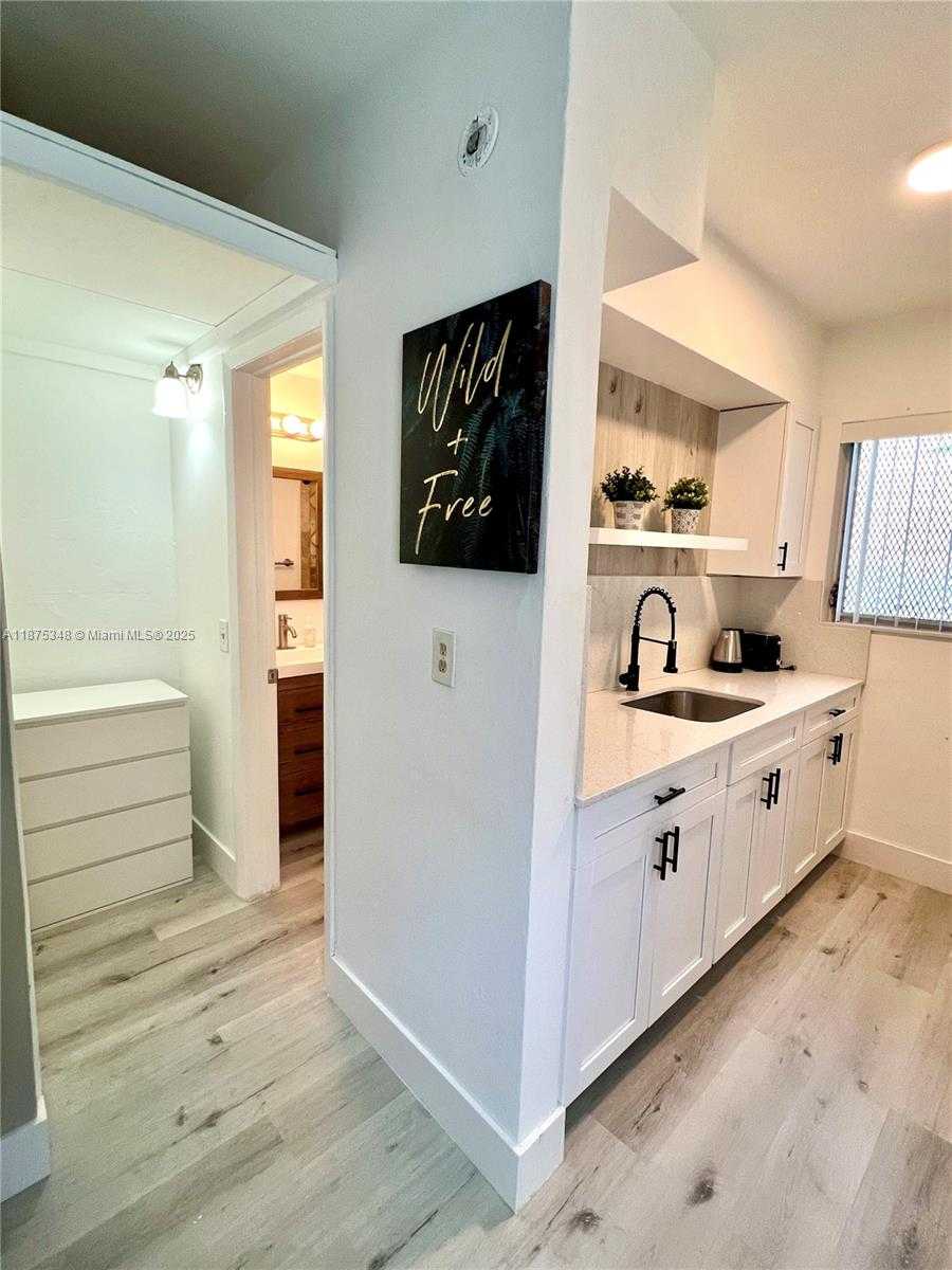 Small Image of 825 EUCLID AVE #8, Miami Beach Number 3