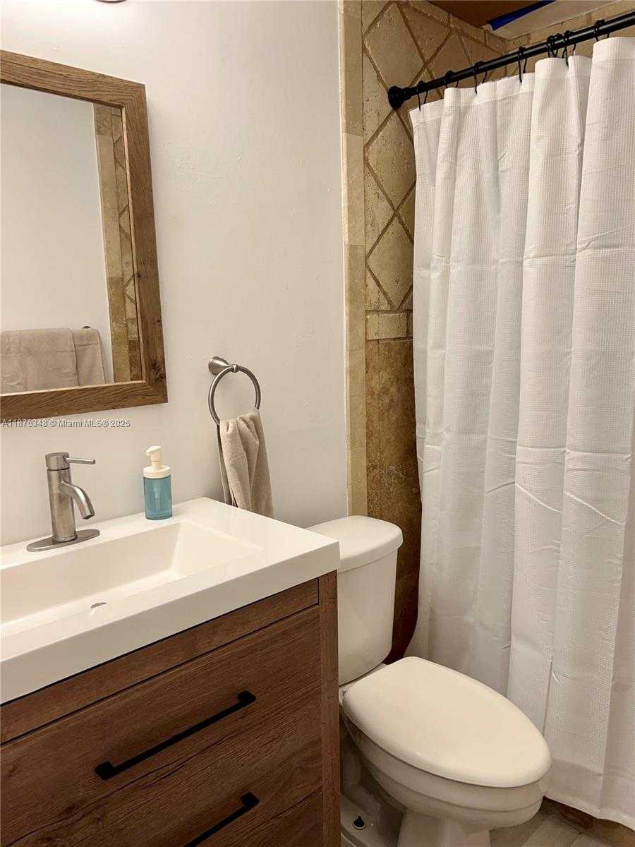 Small Image of 825 EUCLID AVE #8, Miami Beach Number 8