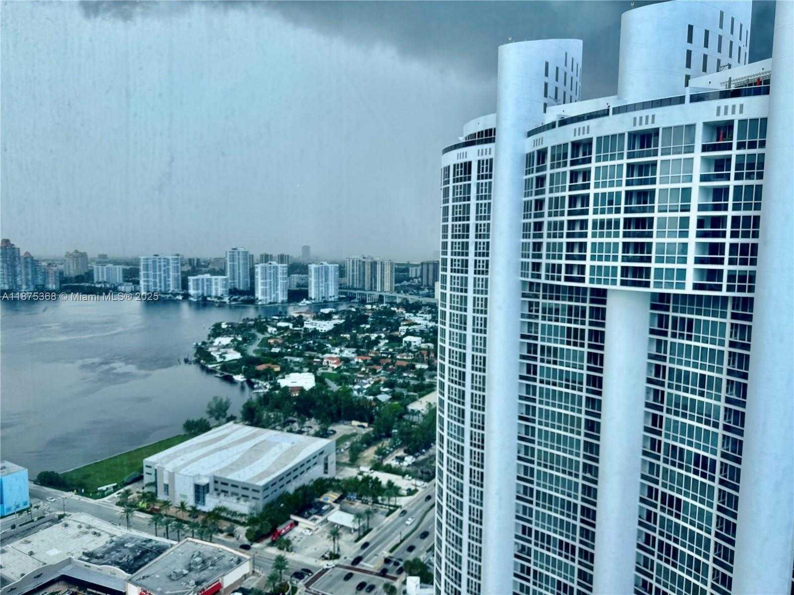 Small Image of 18101 COLLINS AVE #5208, Sunny Isles Beach Number 5