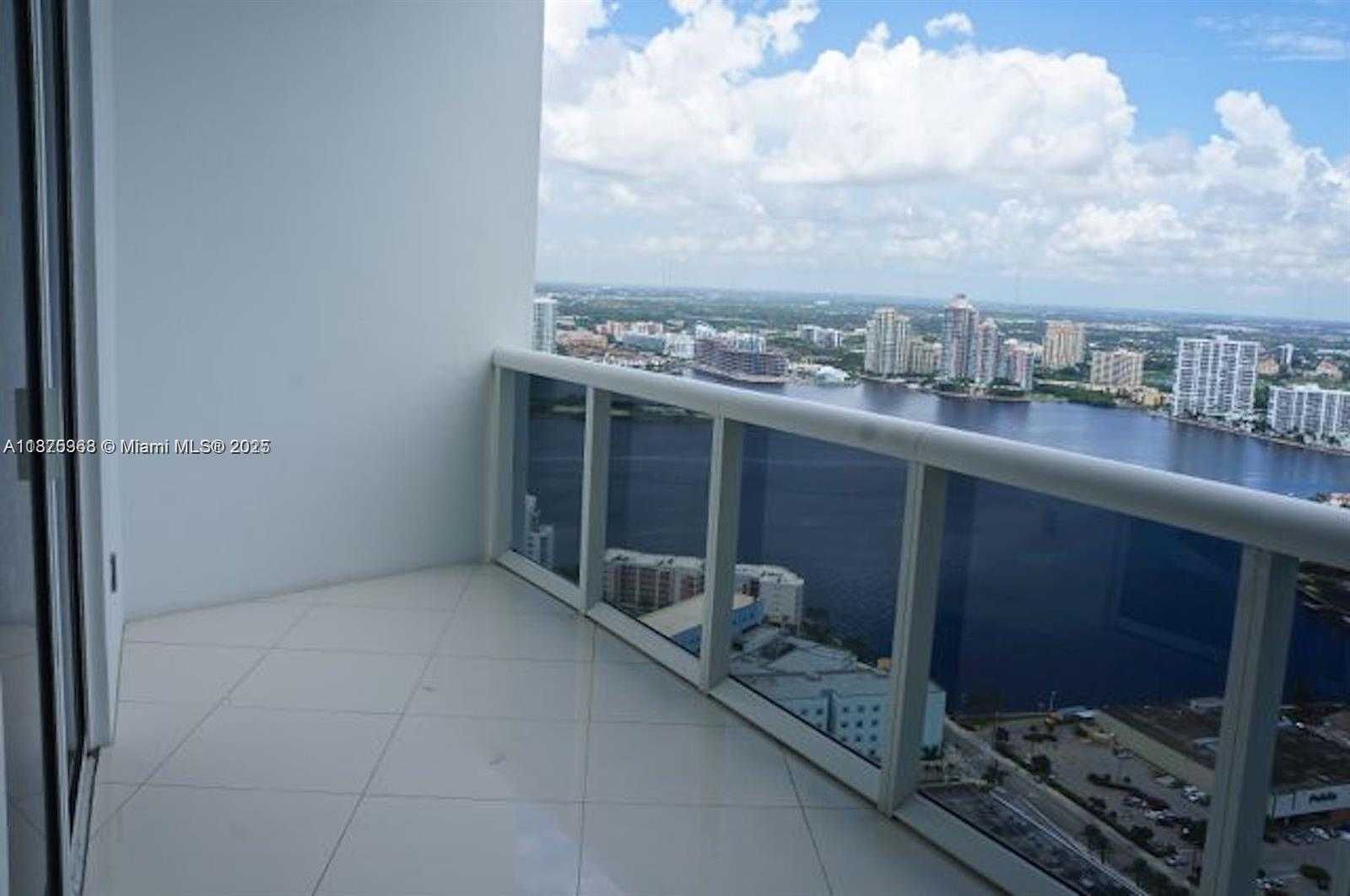 Small Image of 18101 COLLINS AVE #5208, Sunny Isles Beach Number 9