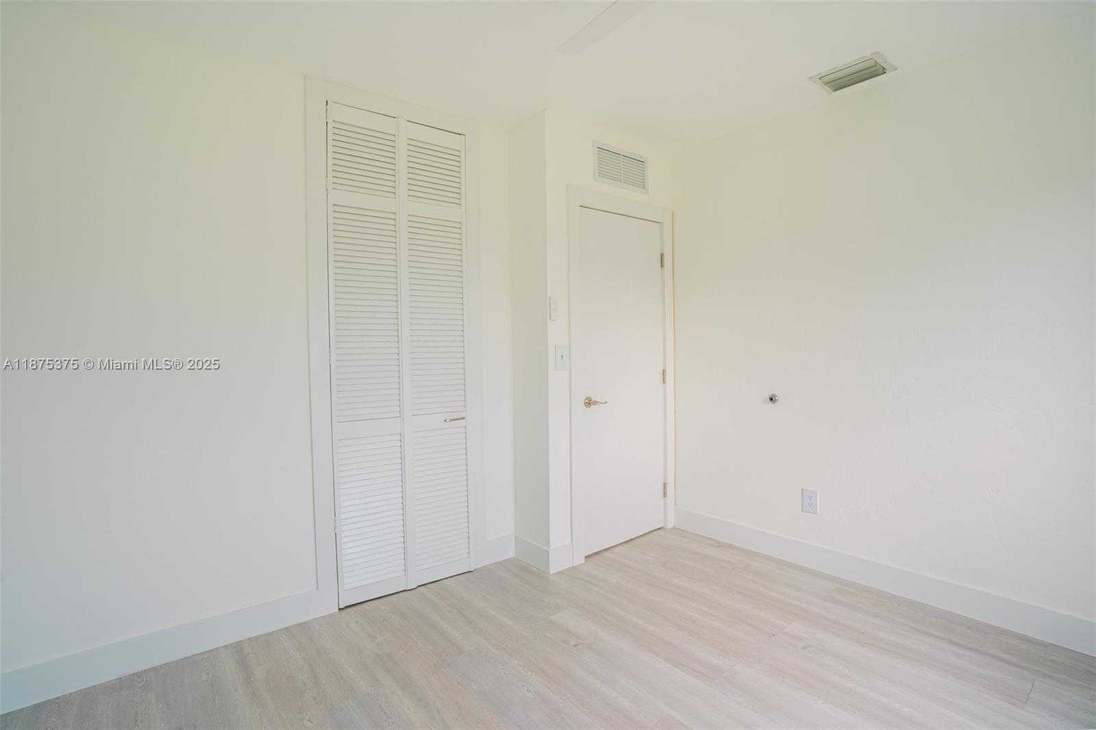 Small Image of 8251 SOUTH WEST 30TH ST, Miami Number 15