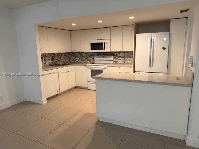 Small Image of 20381 NE 30TH AVE #204-7, Aventura Number 15
