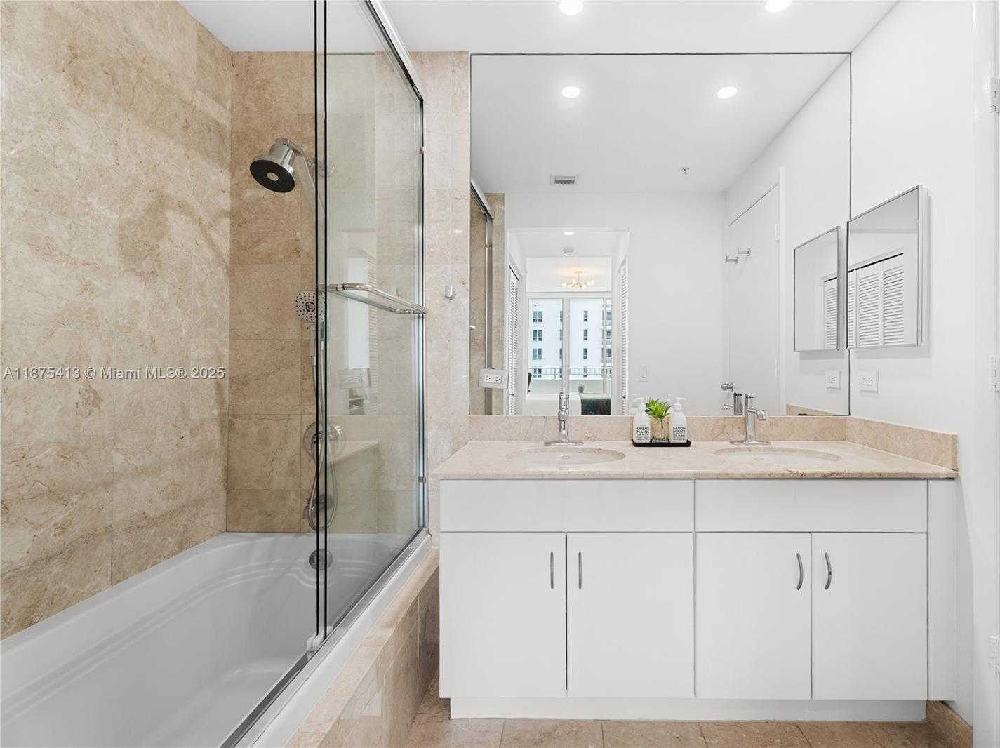 Small Image of 801 BRICKELL KEY BLVD #1009, Miami Number 10