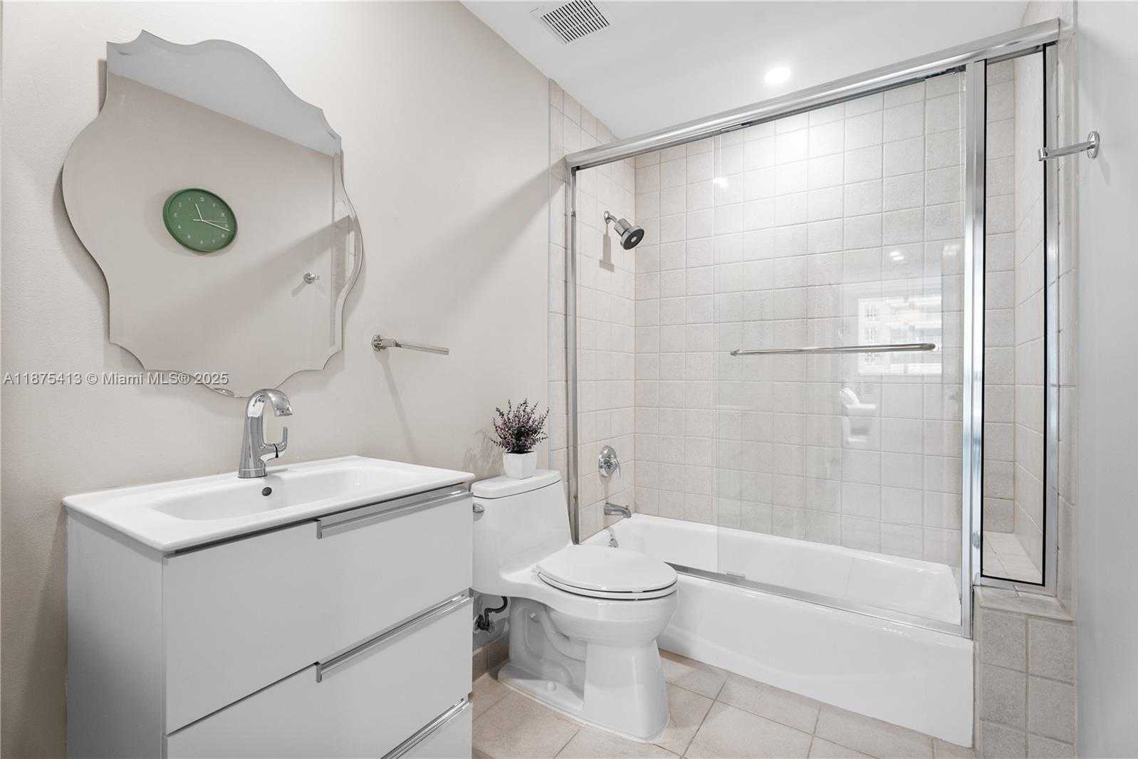 Small Image of 801 BRICKELL KEY BLVD #1009, Miami Number 15