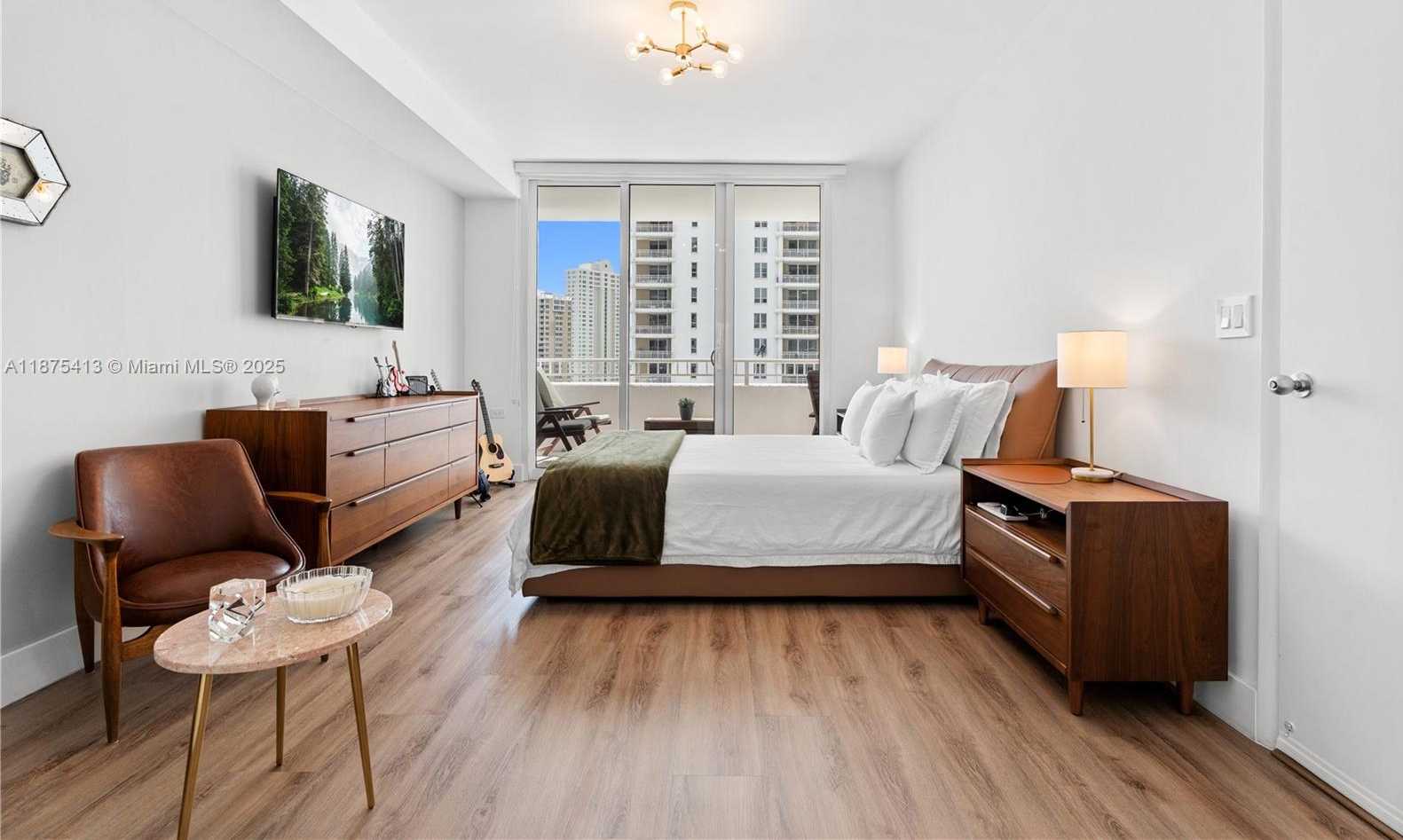 Small Image of 801 BRICKELL KEY BLVD #1009, Miami Number 9