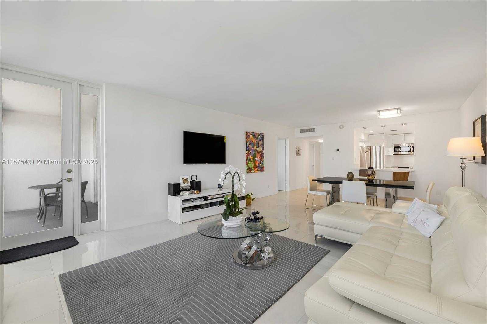 Small Image of 5401 COLLINS AVE #1231, Miami Beach Number 6