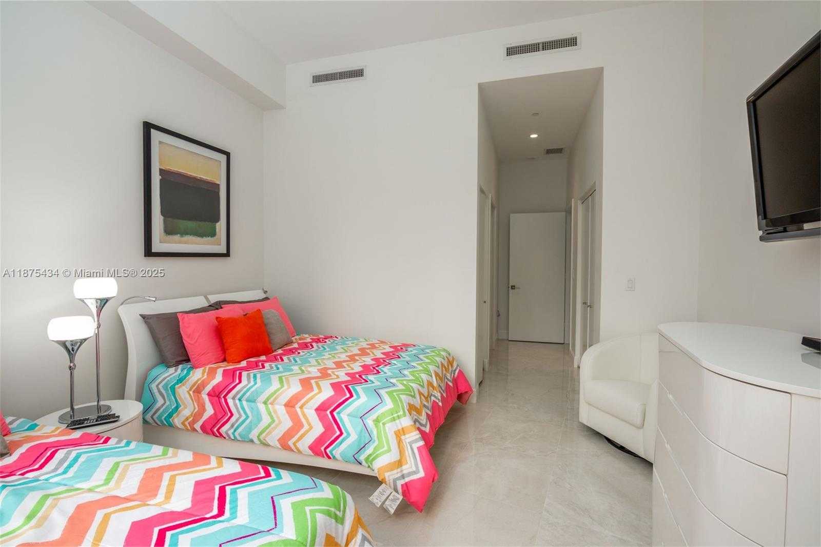 Small Image of 901 BRICKELL KEY BLVD #509, Miami Number 20