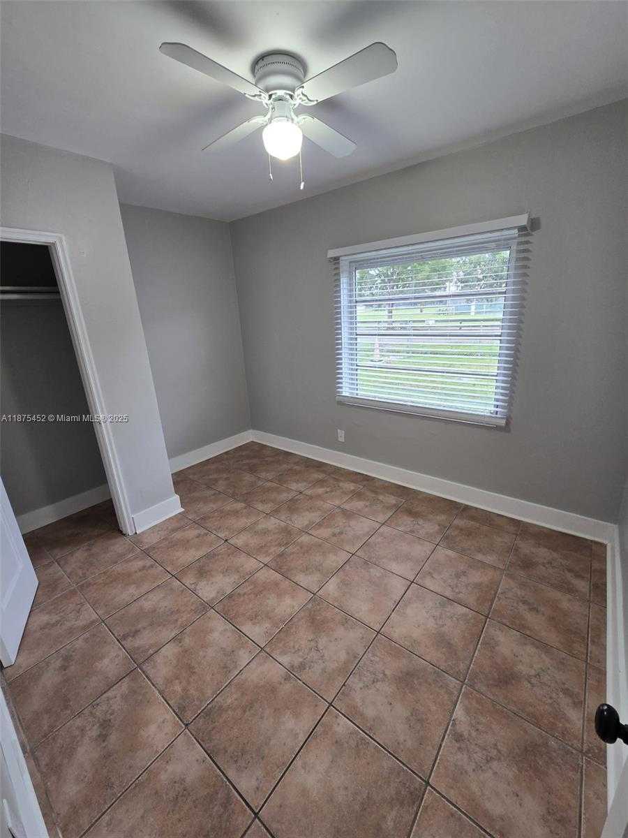 Small Image of 14420 MONROE ST, Miami Number 19