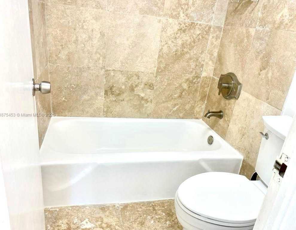 Small Image of 500 BAYVIEW DR #230, Sunny Isles Beach Number 17