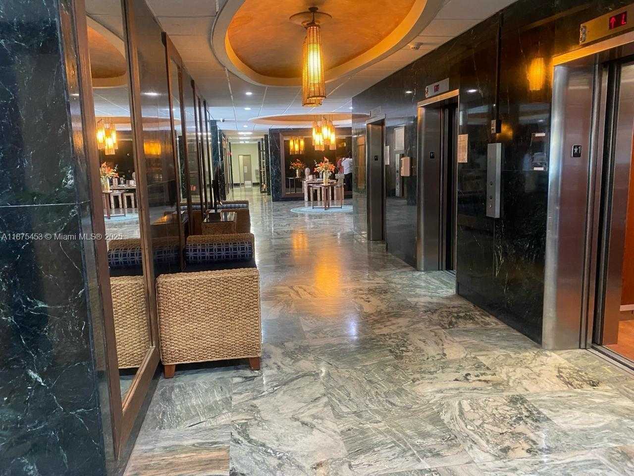 Small Image of 500 BAYVIEW DR #230, Sunny Isles Beach Number 2