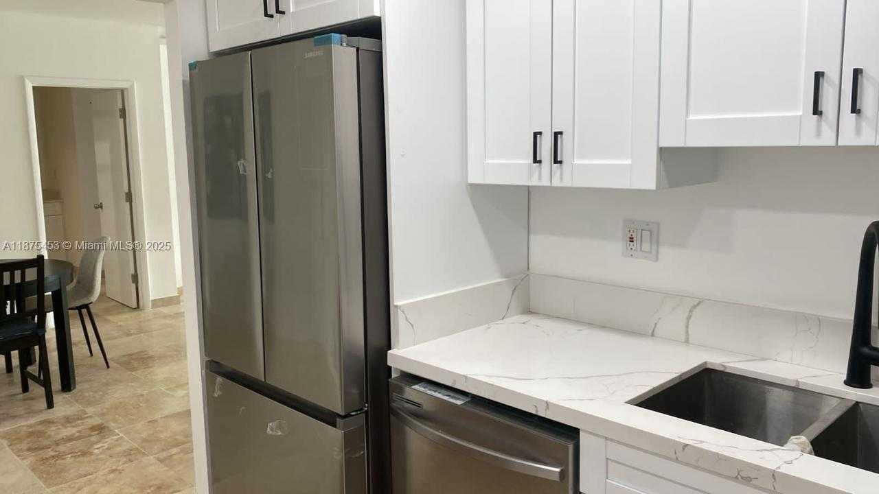 Small Image of 500 BAYVIEW DR #230, Sunny Isles Beach Number 7