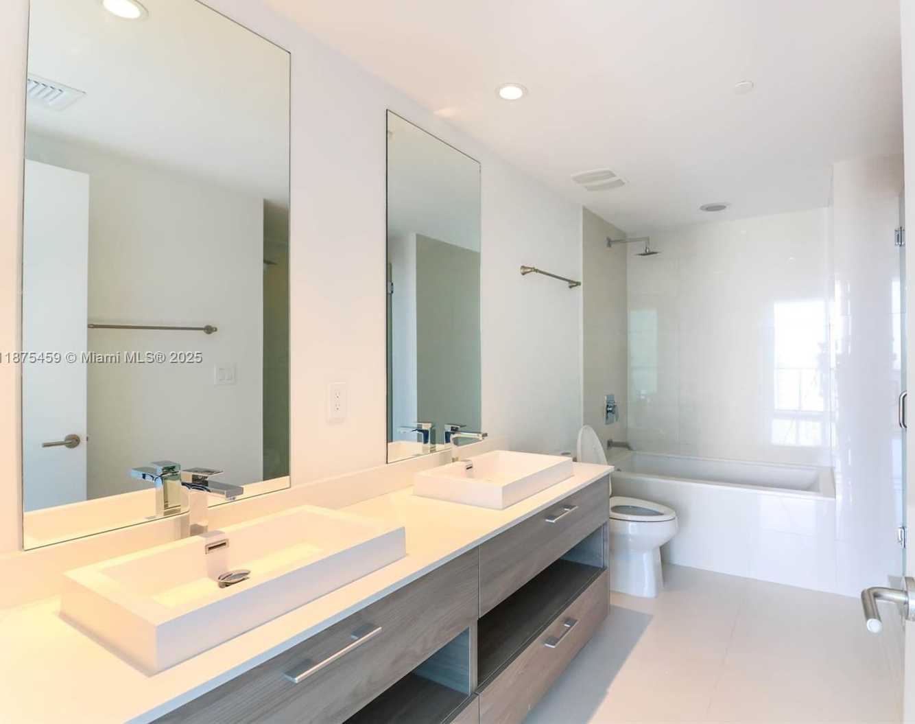 Small Image of 1300 SOUTH MIAMI AVENUE #2706, Miami Number 13