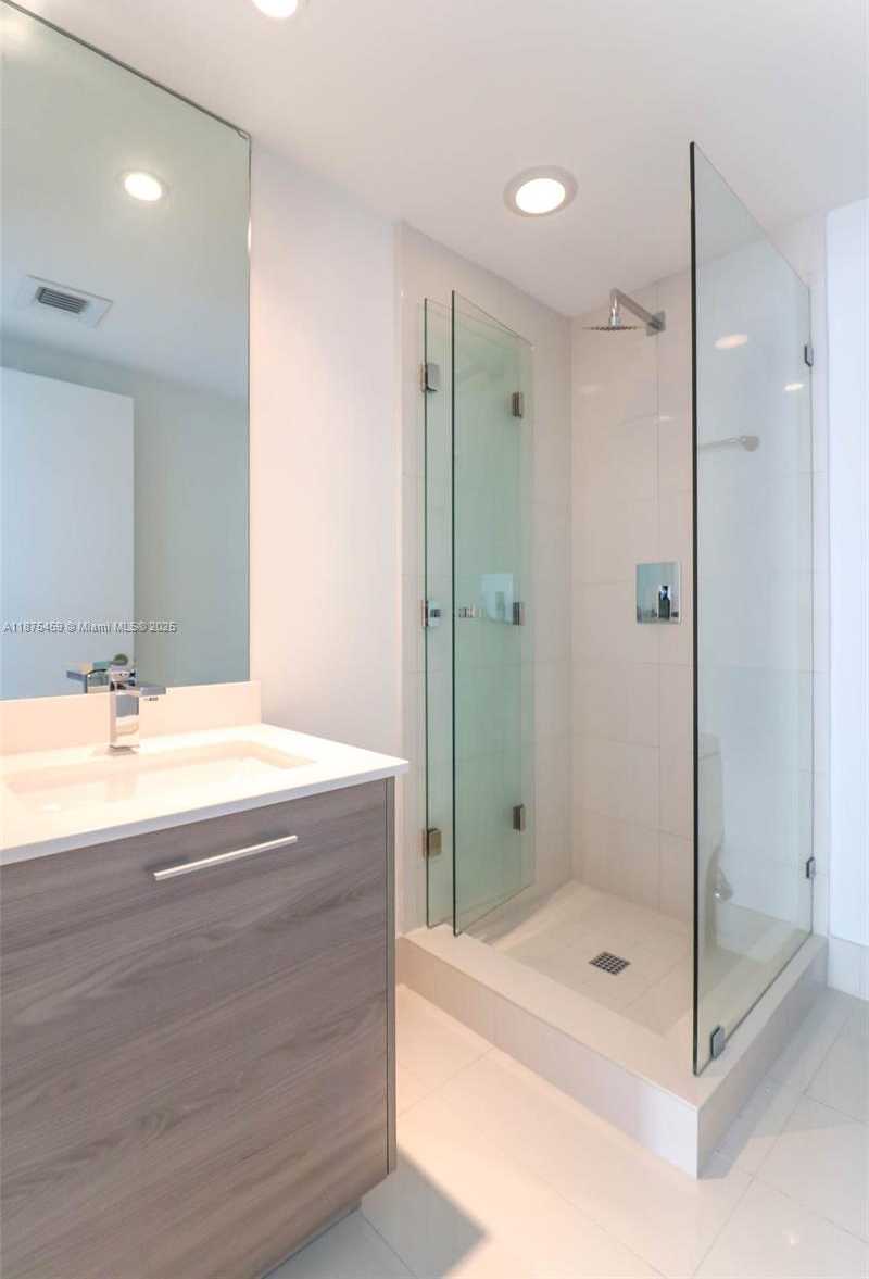 Small Image of 1300 SOUTH MIAMI AVENUE #2706, Miami Number 15