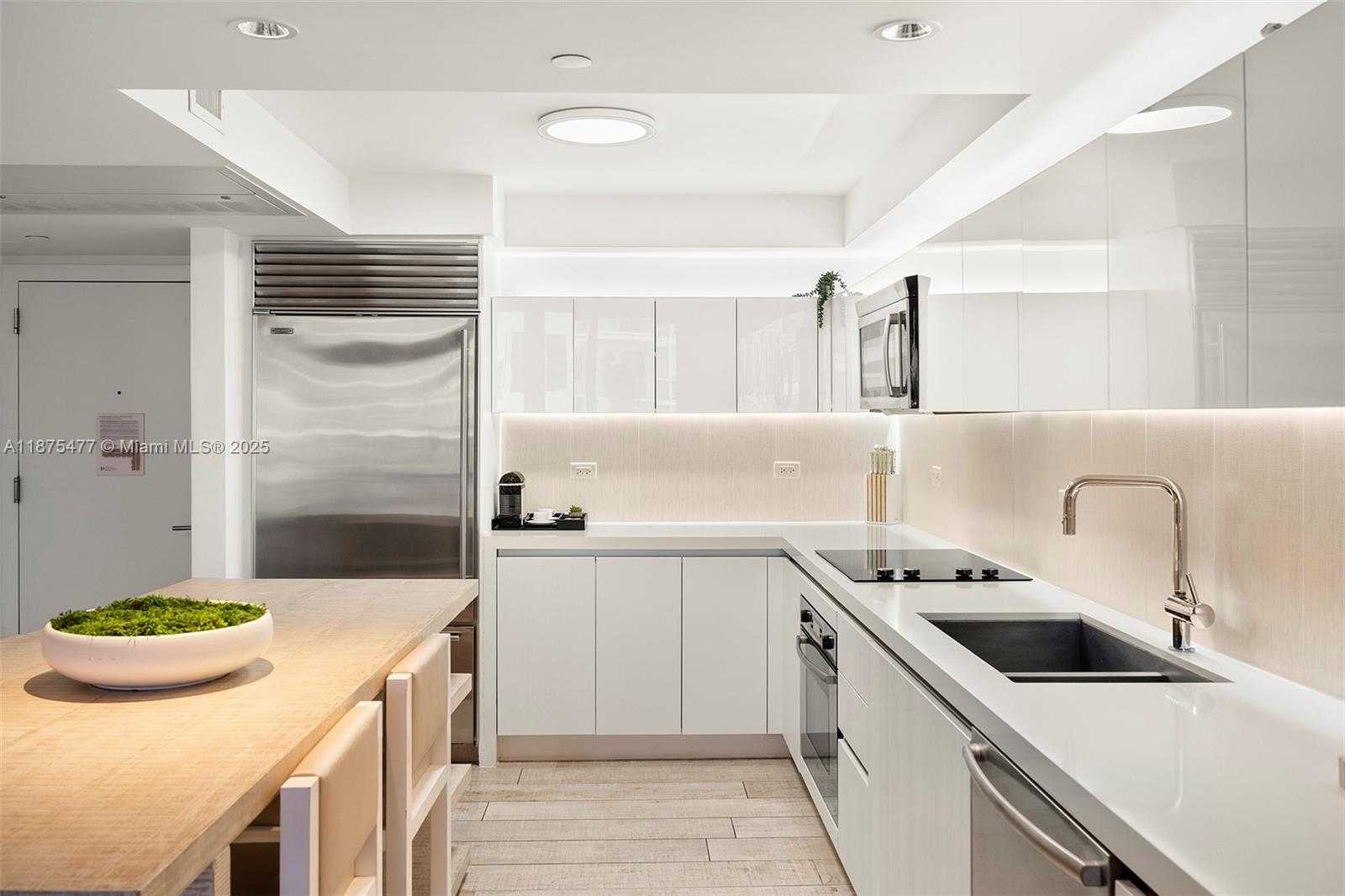 Small Image of Miami Beach Number 10