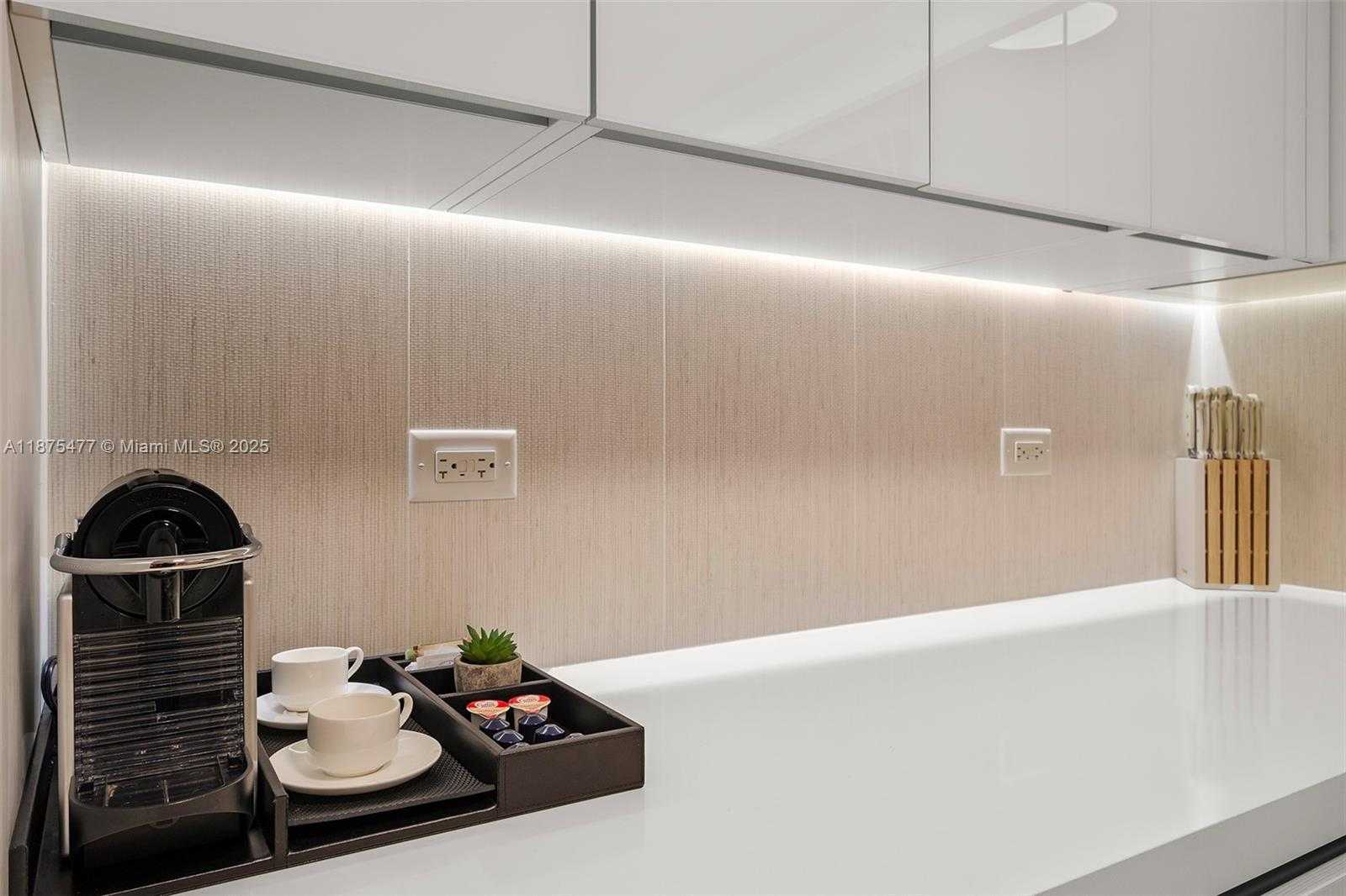 Small Image of Miami Beach Number 13