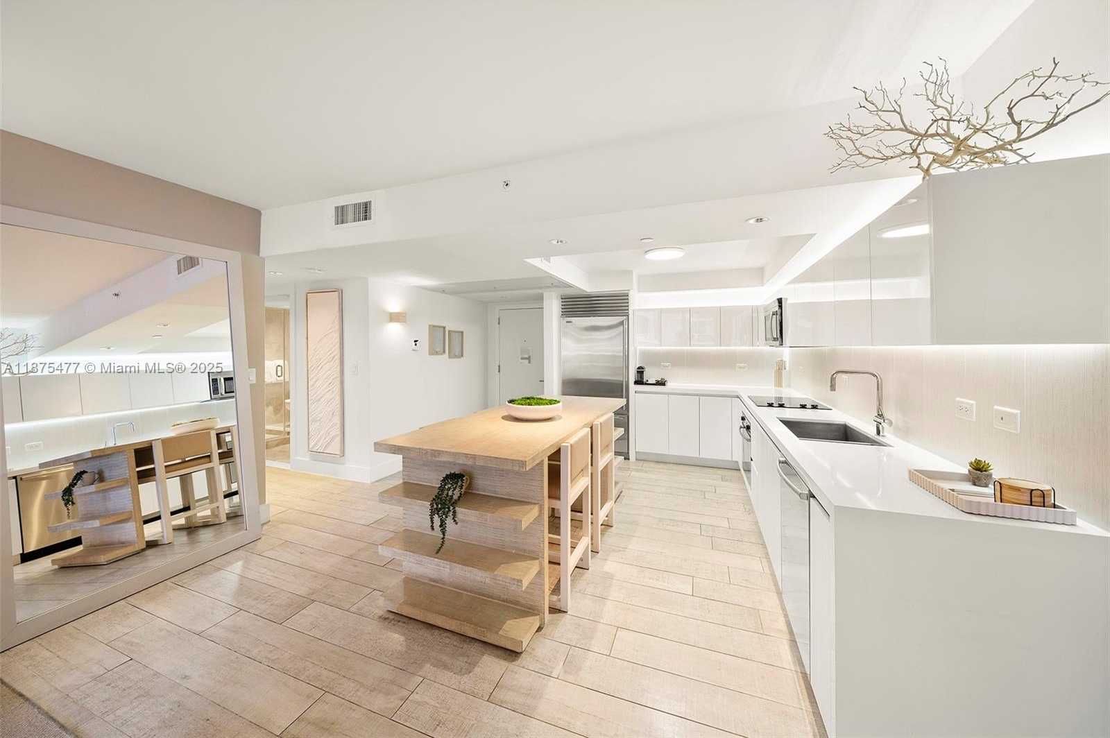 Small Image of Miami Beach Number 2