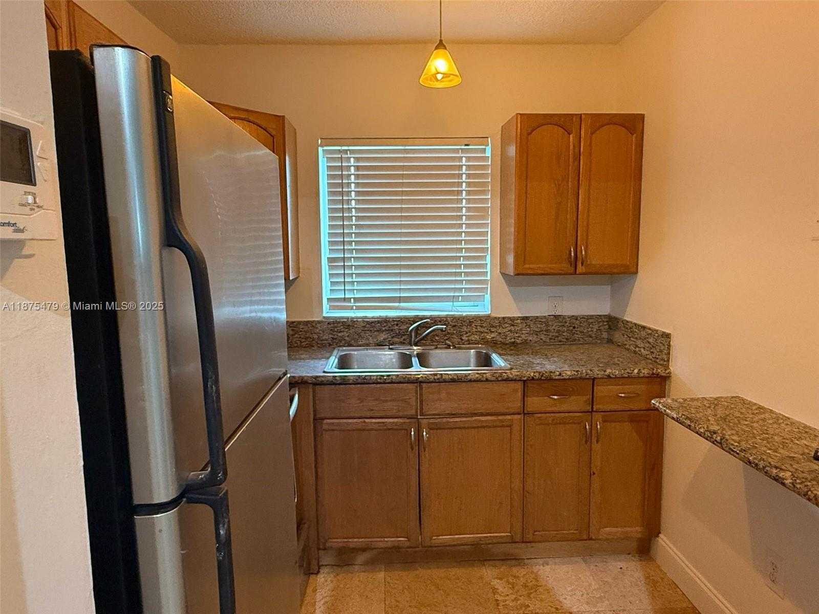 Small Image of 1751 LIBERTY ST #7, Hollywood Number 3