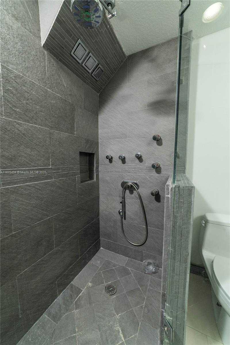 Small Image of 6515 COLLINS AVE #1609, Miami Beach Number 19