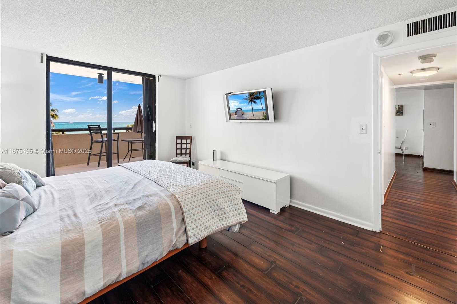 Small Image of 2555 COLLINS AVE #403, Miami Beach Number 16