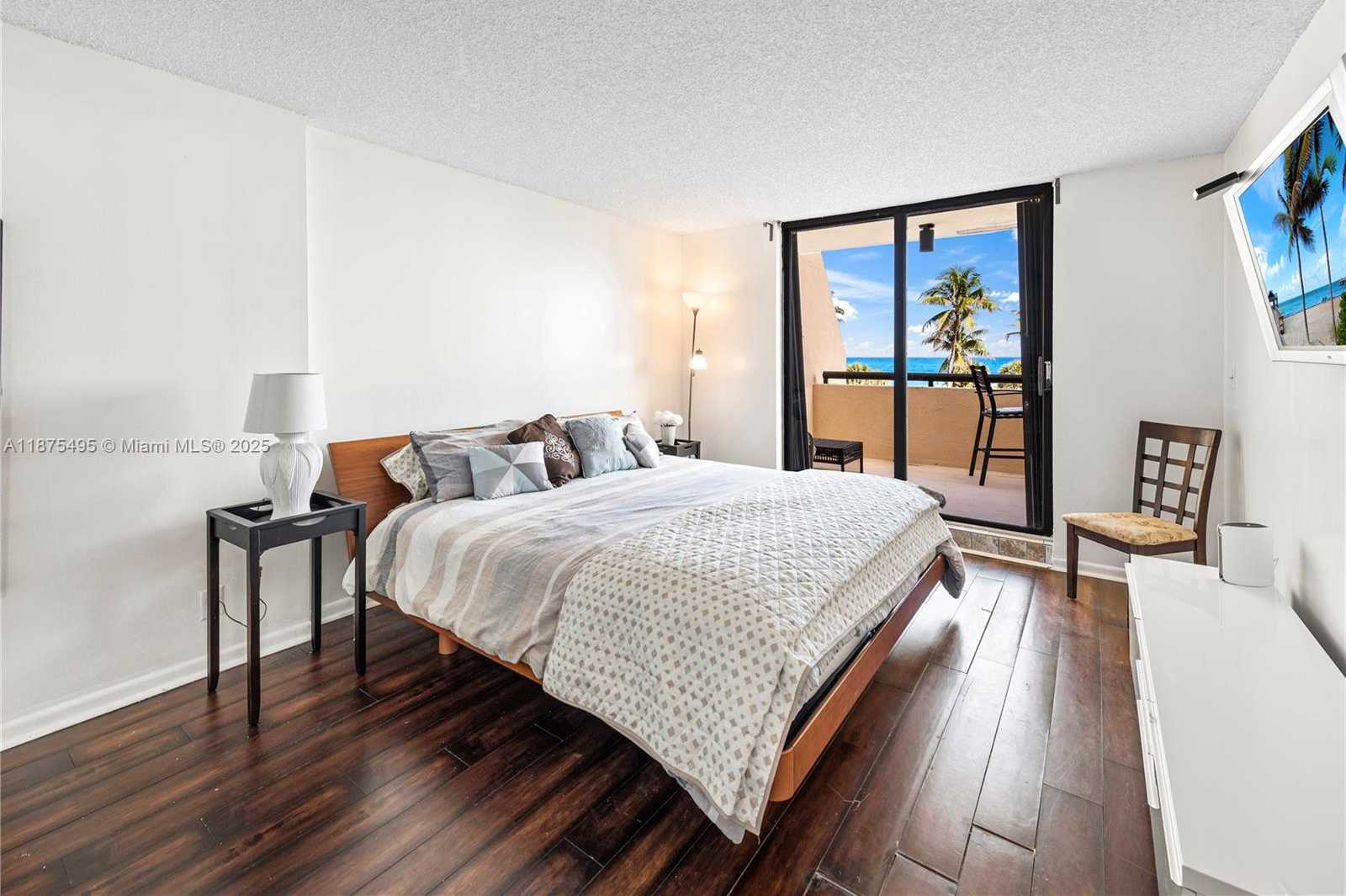 Small Image of 2555 COLLINS AVE #403, Miami Beach Number 17