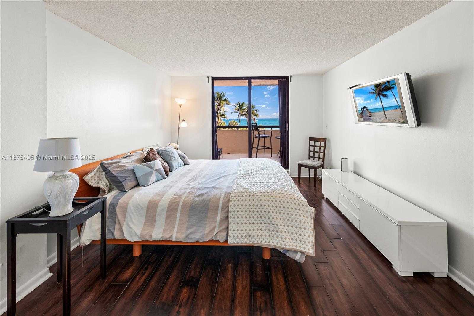 Small Image of 2555 COLLINS AVE #403, Miami Beach Number 18