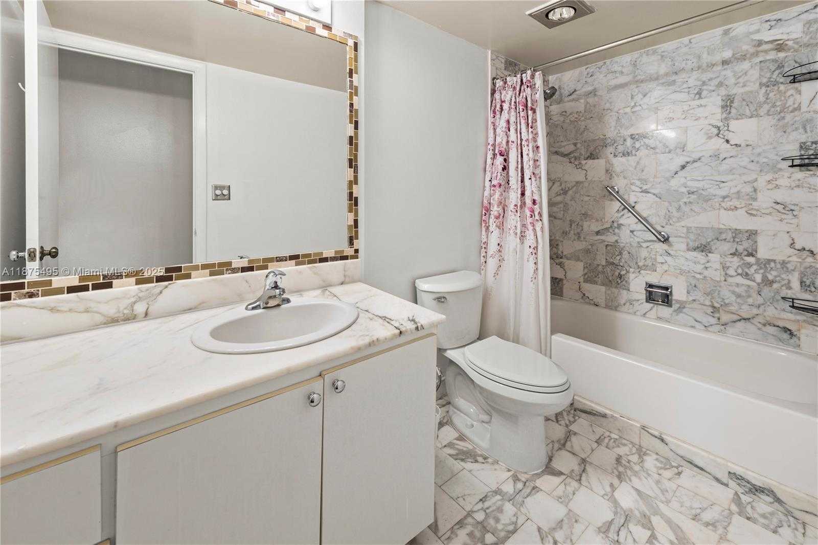 Small Image of 2555 COLLINS AVE #403, Miami Beach Number 19