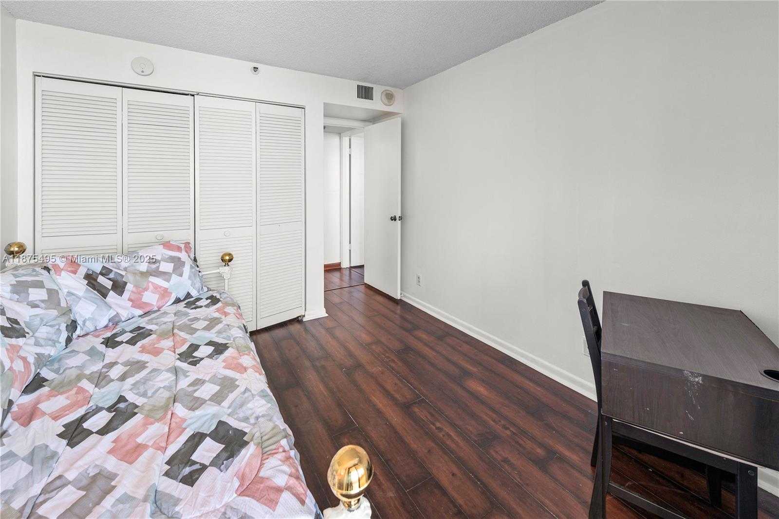 Small Image of 2555 COLLINS AVE #403, Miami Beach Number 21