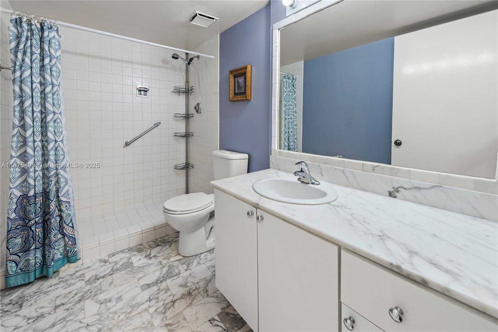 Small Image of 2555 COLLINS AVE #403, Miami Beach Number 22